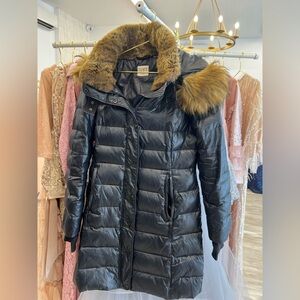 S13 Elegant Black Puffer Jacket with Faux Fur Hood very good condition S/M